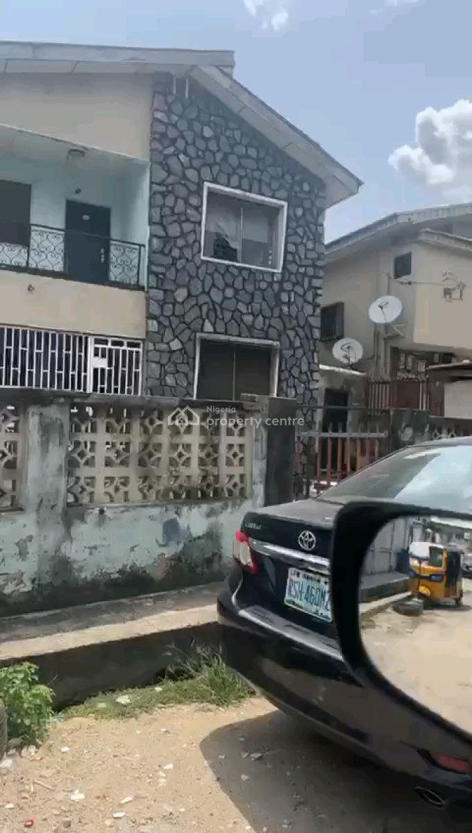 a Solid Block of 4 Flats of 2 Numbers of 3 Bedroom Flat, Obanikoro, Shomolu, Lagos, Block of Flats for Sale