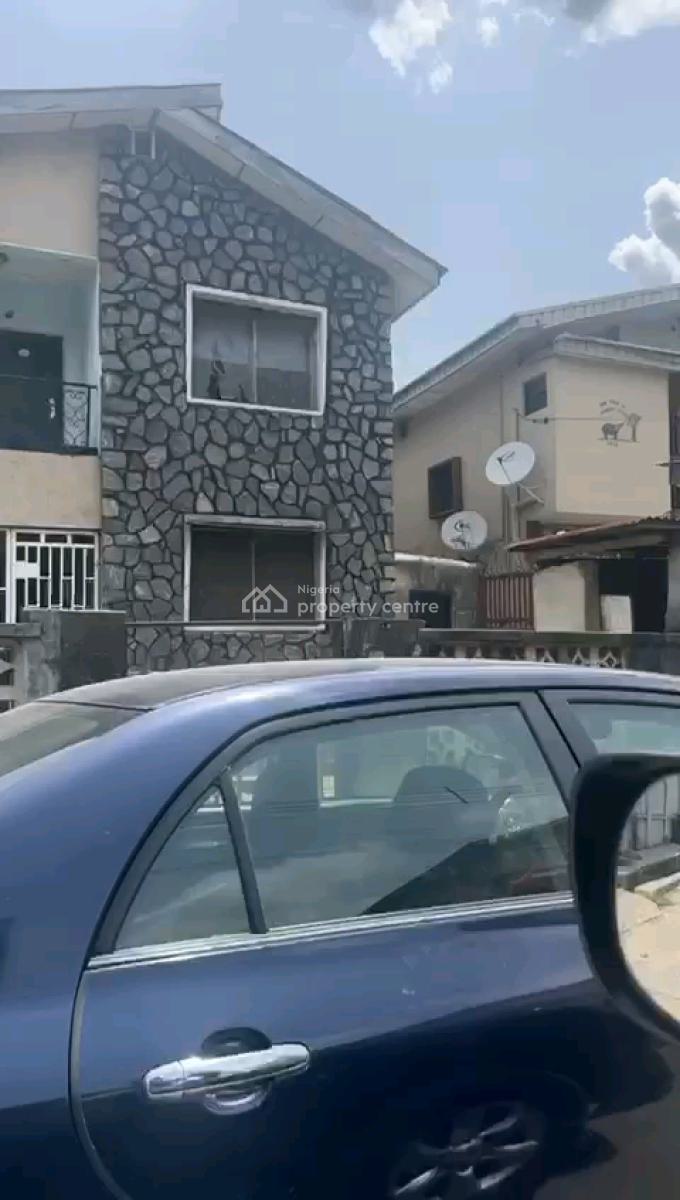 a Solid Block of 4 Flats of 2 Numbers of 3 Bedroom Flat, Obanikoro, Shomolu, Lagos, Block of Flats for Sale