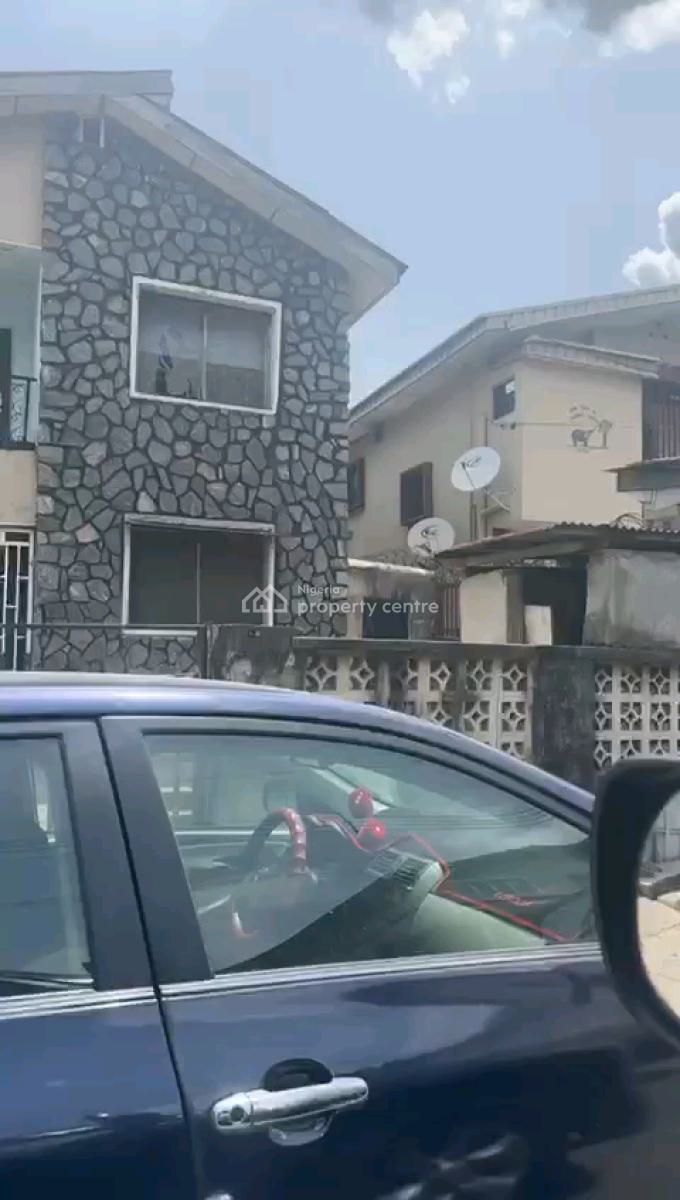 a Solid Block of 4 Flats of 2 Numbers of 3 Bedroom Flat, Obanikoro, Shomolu, Lagos, Block of Flats for Sale
