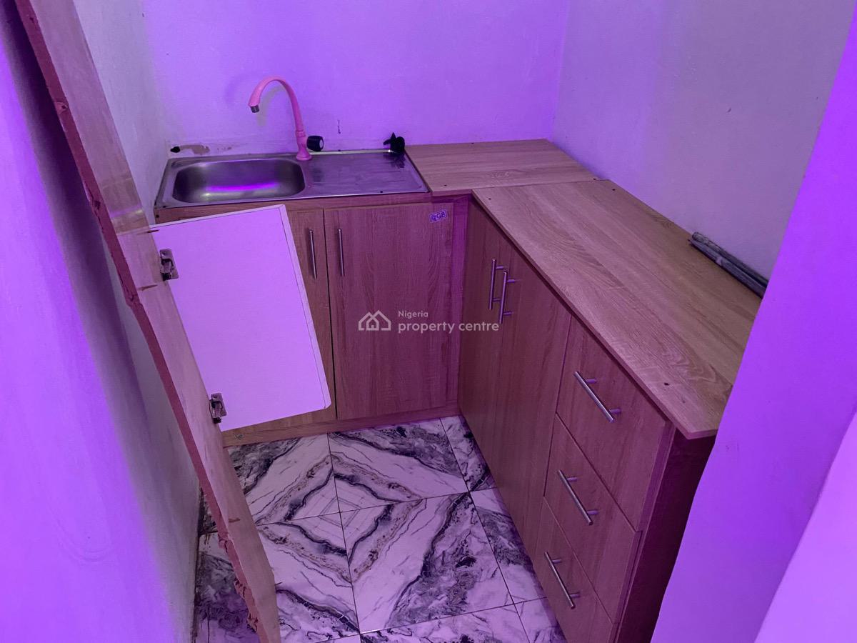 Lovely Selfcontain, Shomolu, Shomolu, Lagos, Self Contain (single Rooms) for Rent