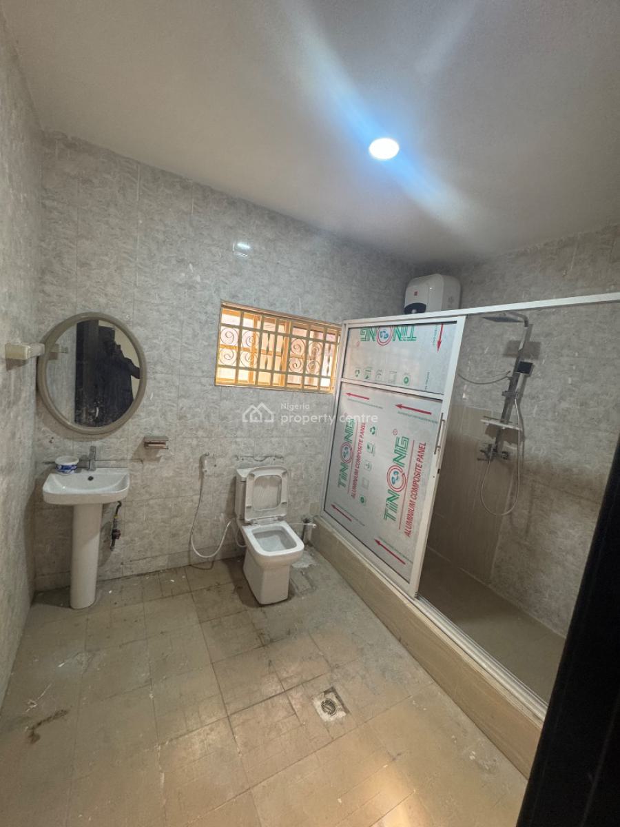a Well Renovated 5 Bedrooms Spacious Fully Detached Duplex with Bq, By Dowel College, Lekki Phase 1, Lekki, Lagos, Detached Duplex for Rent