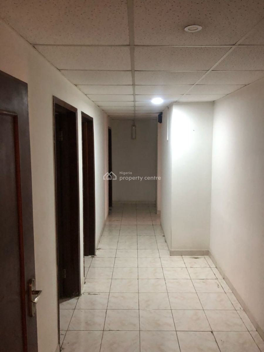 4 Bedroom Apartment with Swimming Pool, Gym, Garden.(expatriates Only), Off Idejo Street, Victoria Island (vi), Lagos, Flat / Apartment for Rent