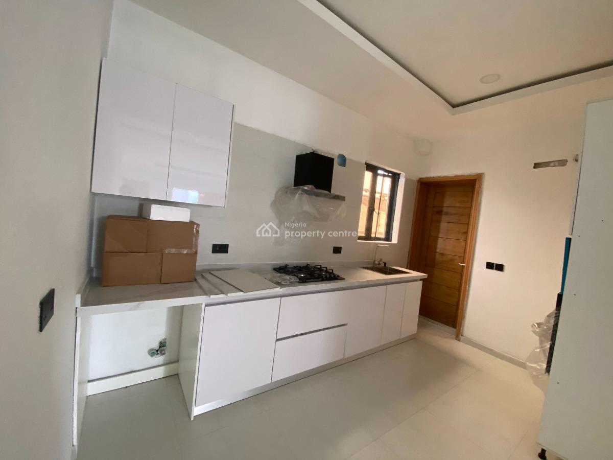 2 Bedroom Apartment, Lekki Phase 1, Lekki, Lagos, Flat / Apartment for Rent