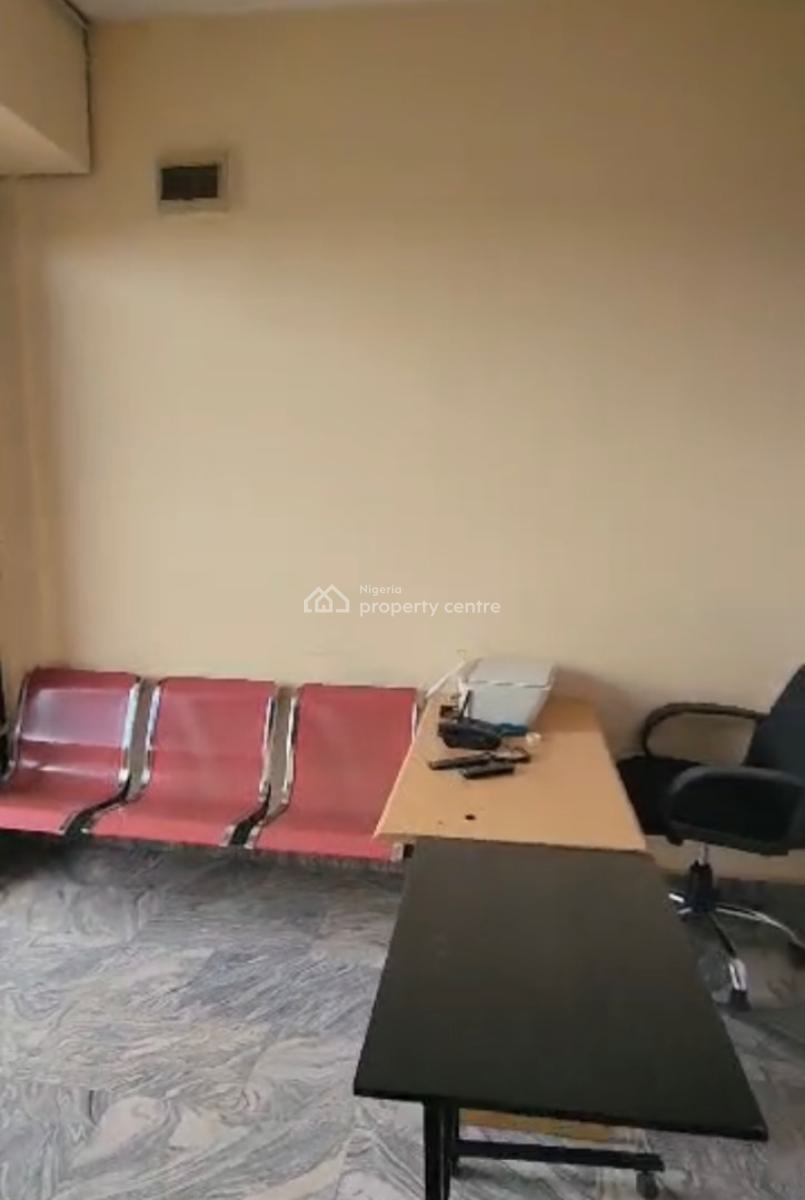 Fully Furnished & Serviced 21sqm Office Space, Kings Plaza Ahmado Bello Way, Kado, Abuja, Office Space for Rent