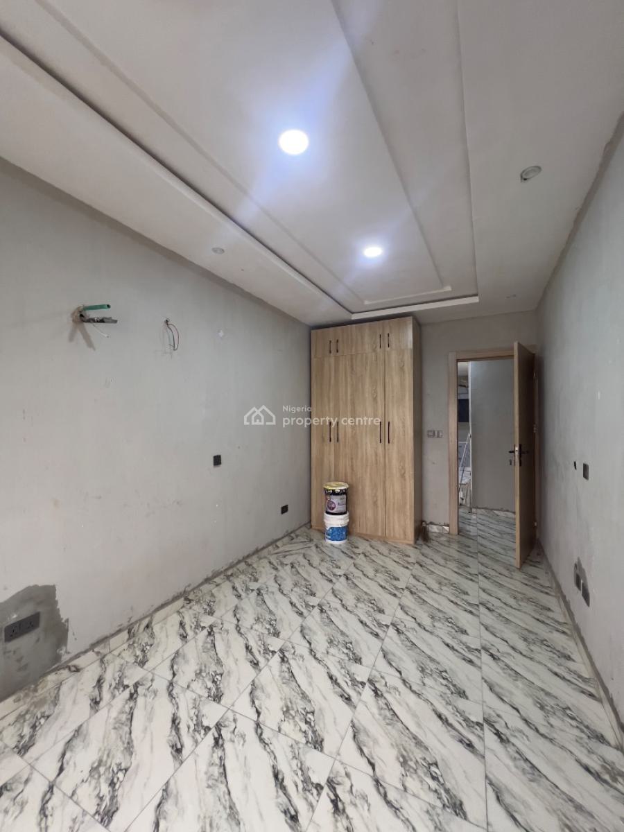 Lovely 3 Bedroom Apartment with Bq, Lekki Phase 1, Lekki, Lagos, Flat / Apartment for Rent