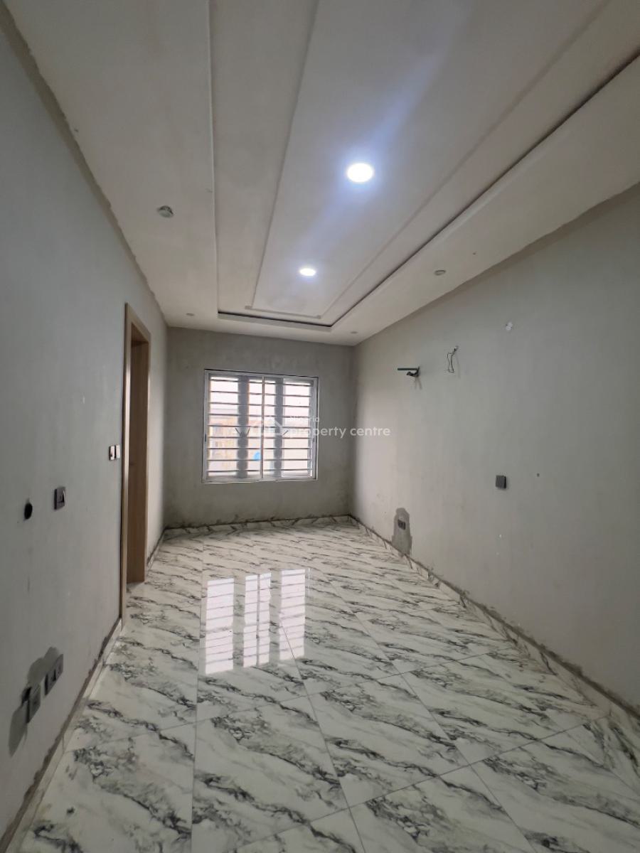 Lovely 3 Bedroom Apartment with Bq, Lekki Phase 1, Lekki, Lagos, Flat / Apartment for Rent