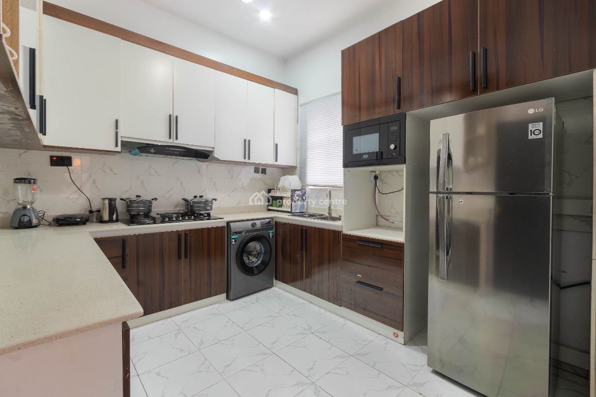 Furnished 2 Bedrooms Apartment, Lekki Phase 1, Lekki, Lagos, Flat / Apartment Short Let