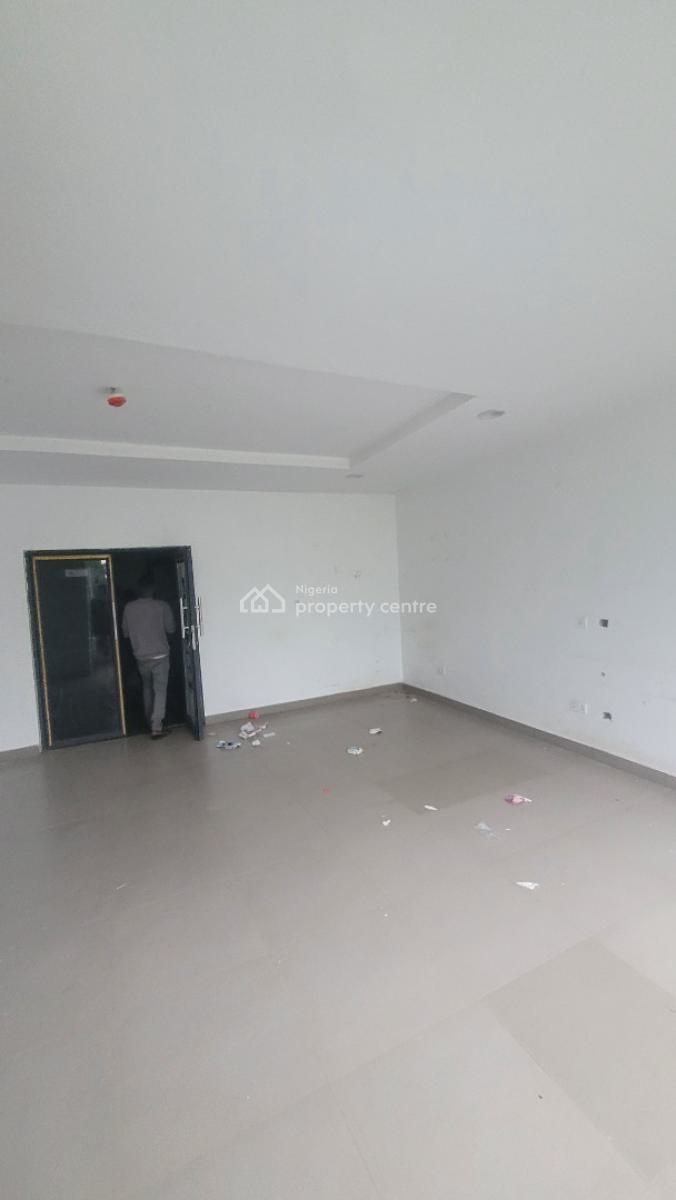 Massive Luxurious Space for Office/shop 35sqm, Guzape District, Abuja, Shop for Rent