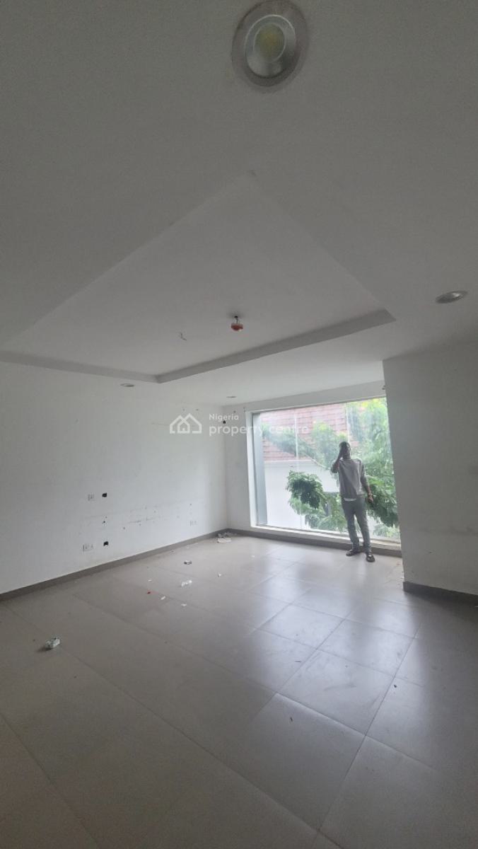 Massive Luxurious Space for Office/shop 35sqm, Guzape District, Abuja, Shop for Rent