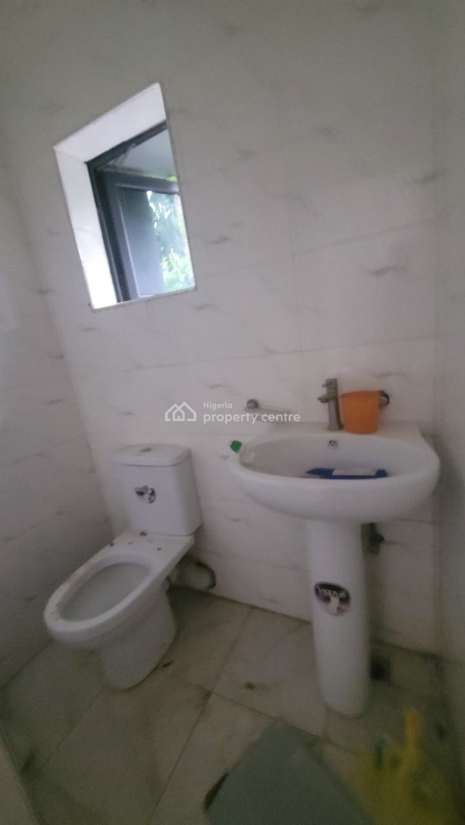 Massive Luxurious Space for Office/shop 35sqm, Guzape District, Abuja, Shop for Rent