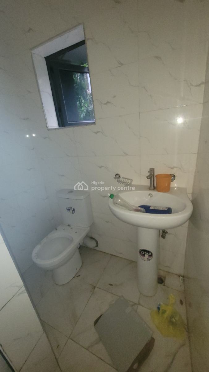 Massive Luxurious Space for Office/shop 35sqm, Guzape District, Abuja, Shop for Rent