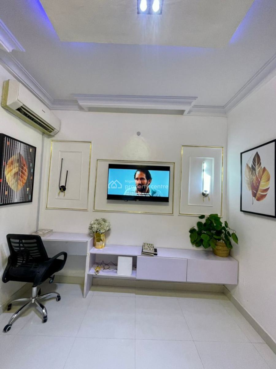 Luxurious 1bedroom Apartment Scrabble Games, Admiralty Way, Lekki Phase 1, Lekki, Lagos, Mini Flat (room and Parlour) Short Let