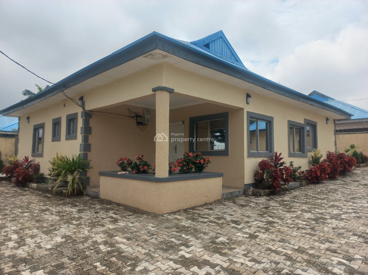 Spacious 3bedrooms Bungalow with 2 Rooms Bq, Prince and Princess Estate, Kaura, Abuja, Detached Bungalow for Rent