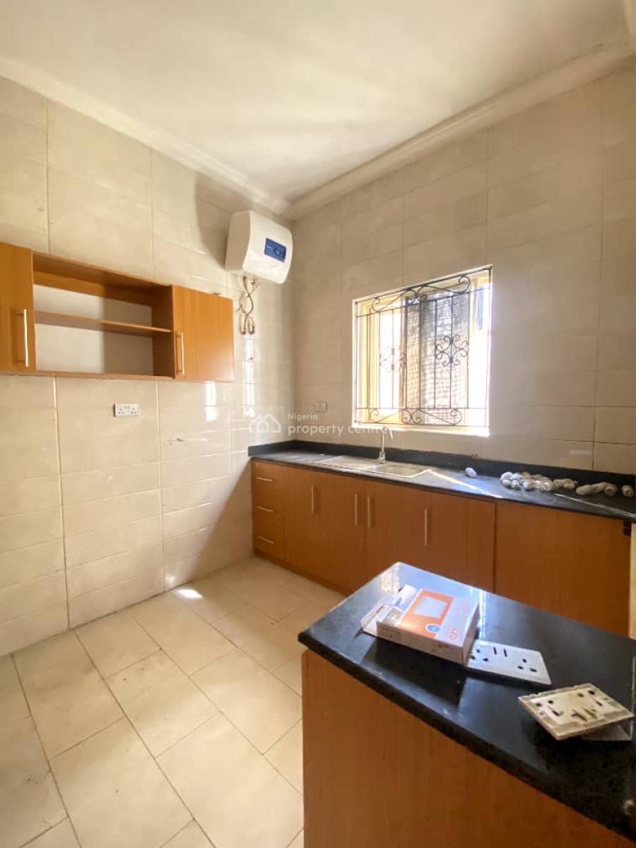 Three Bedroom Apartment in a Secured Estate, Ikota, Lekki, Lagos, Flat / Apartment for Rent