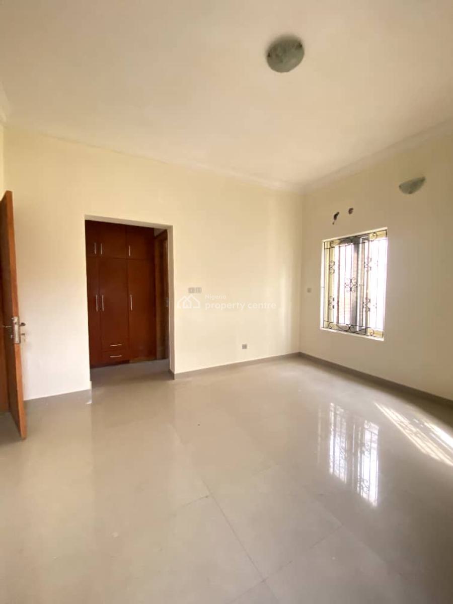 Three Bedroom Apartment in a Secured Estate, Ikota, Lekki, Lagos, Flat / Apartment for Rent