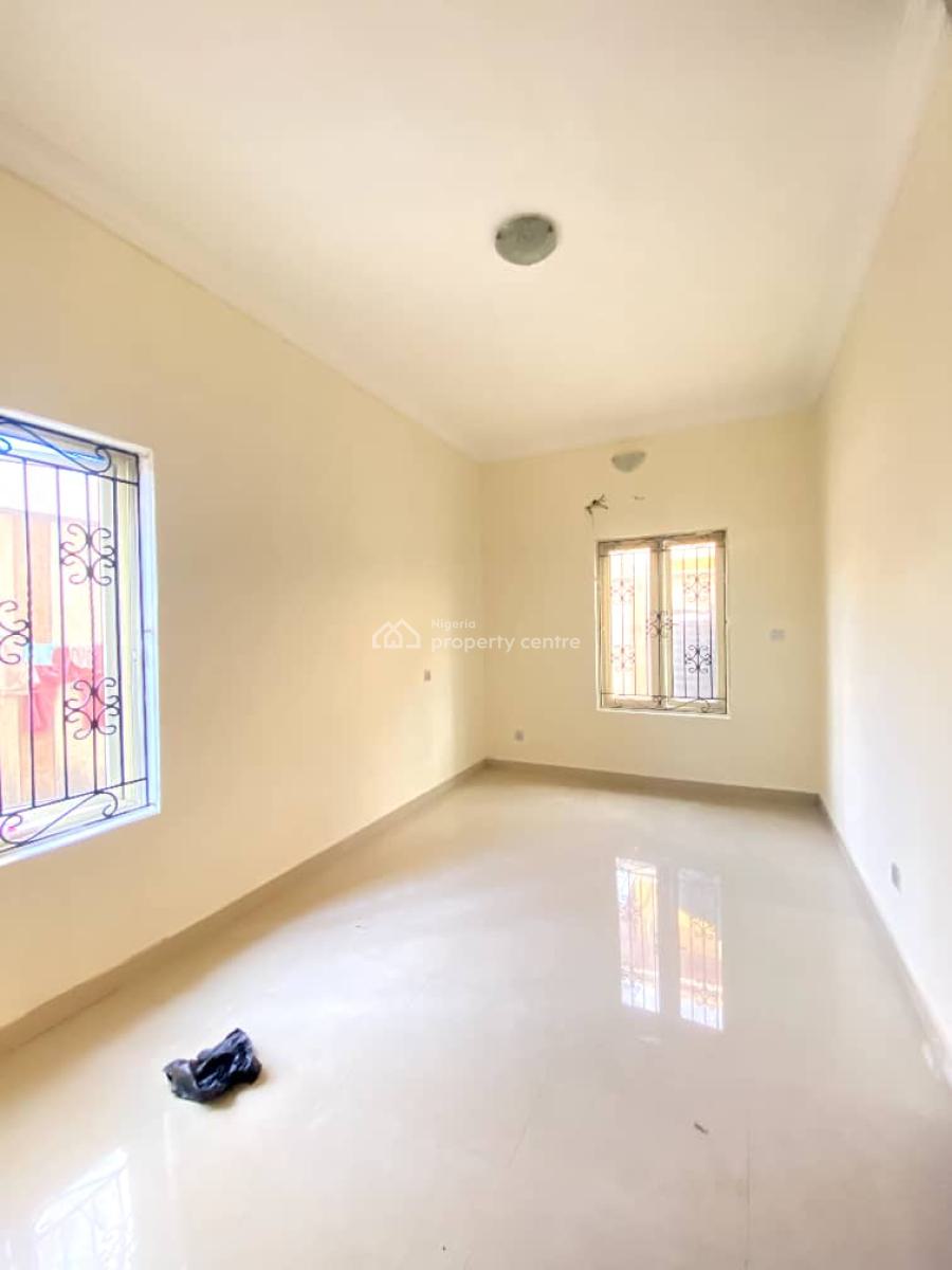 Three Bedroom Apartment in a Secured Estate, Ikota, Lekki, Lagos, Flat / Apartment for Rent