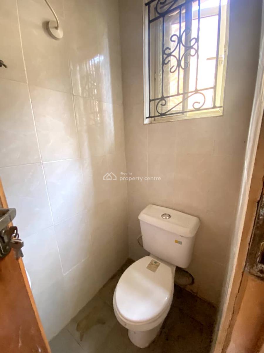 Three Bedroom Apartment in a Secured Estate, Ikota, Lekki, Lagos, Flat / Apartment for Rent