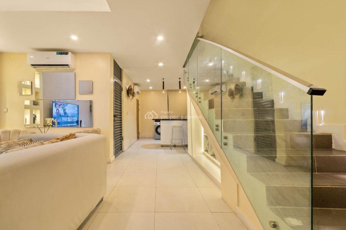 Luxurious 2 Bedroom Maisonette/ Smart Home with Ps5, Lekki Phase 1, Lekki, Lagos, Flat / Apartment Short Let