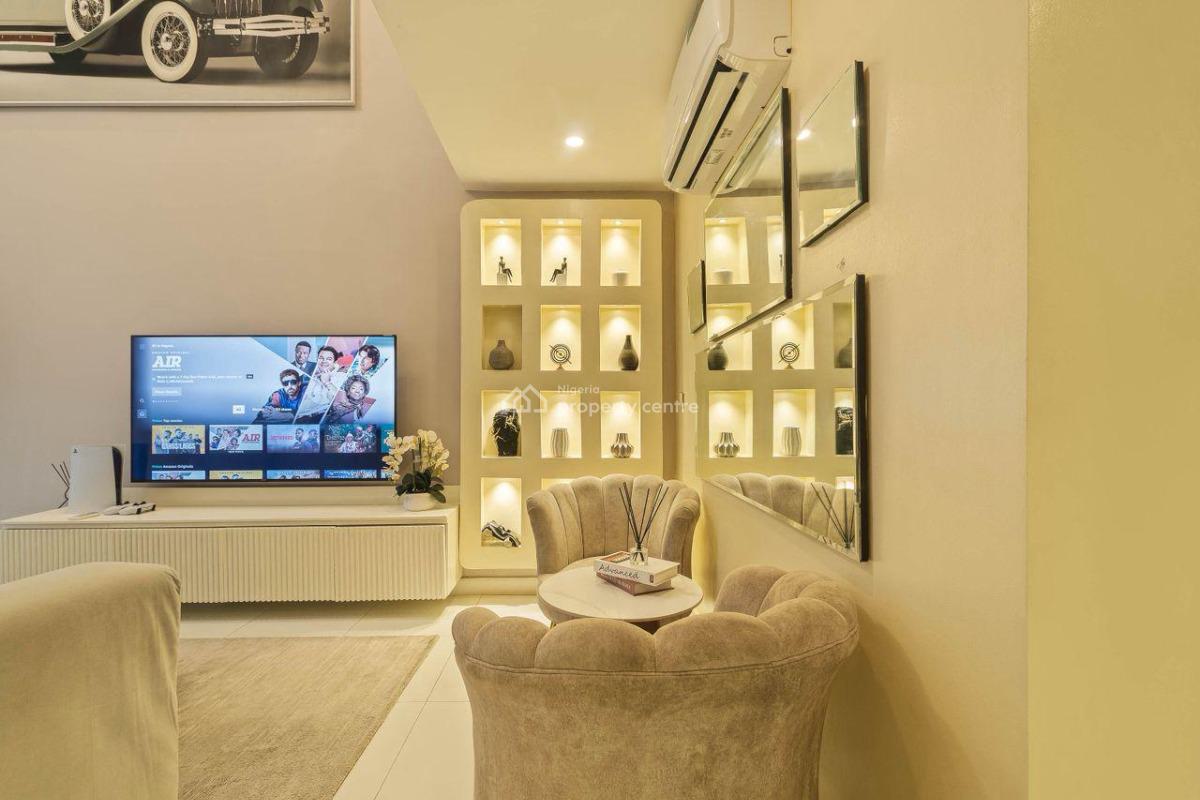 Luxurious 2 Bedroom Maisonette/ Smart Home with Ps5, Lekki Phase 1, Lekki, Lagos, Flat / Apartment Short Let