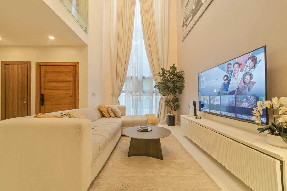 Luxurious 2 Bedroom Maisonette/ Smart Home with Ps5, Lekki Phase 1, Lekki, Lagos, Flat / Apartment Short Let