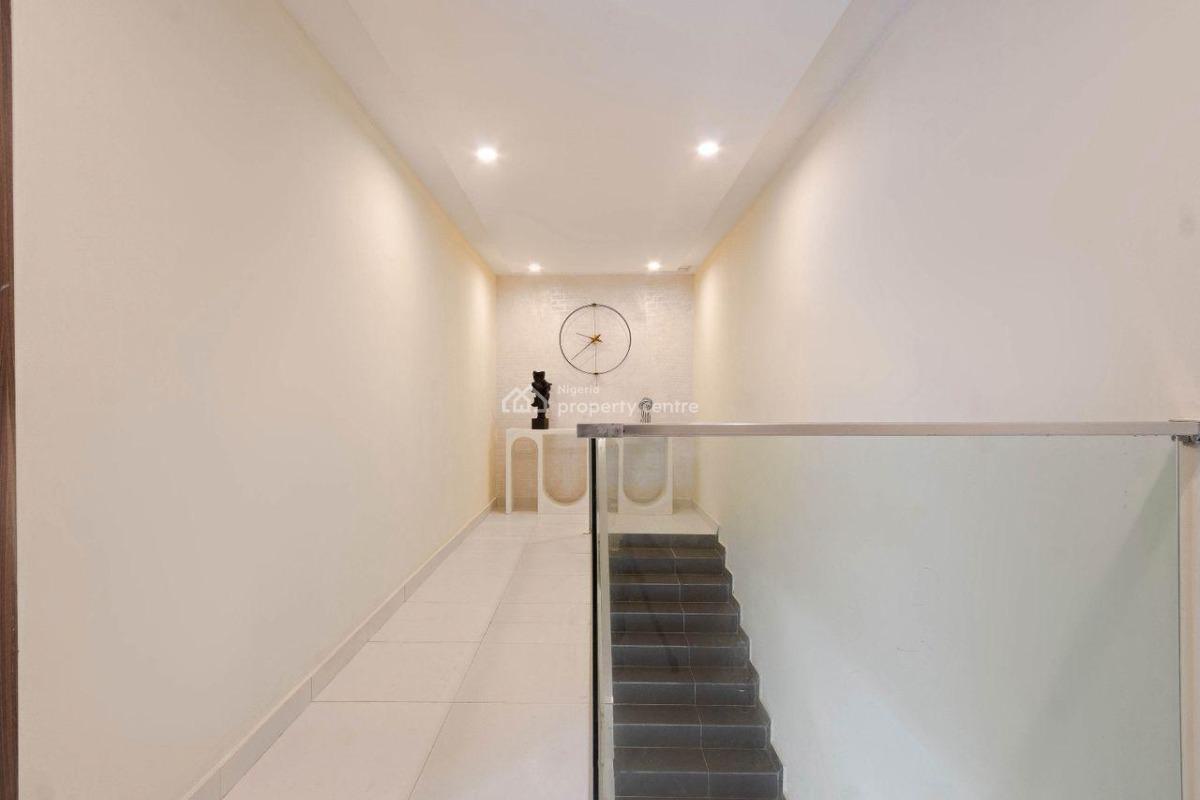 Luxurious 2 Bedroom Maisonette/ Smart Home with Ps5, Lekki Phase 1, Lekki, Lagos, Flat / Apartment Short Let