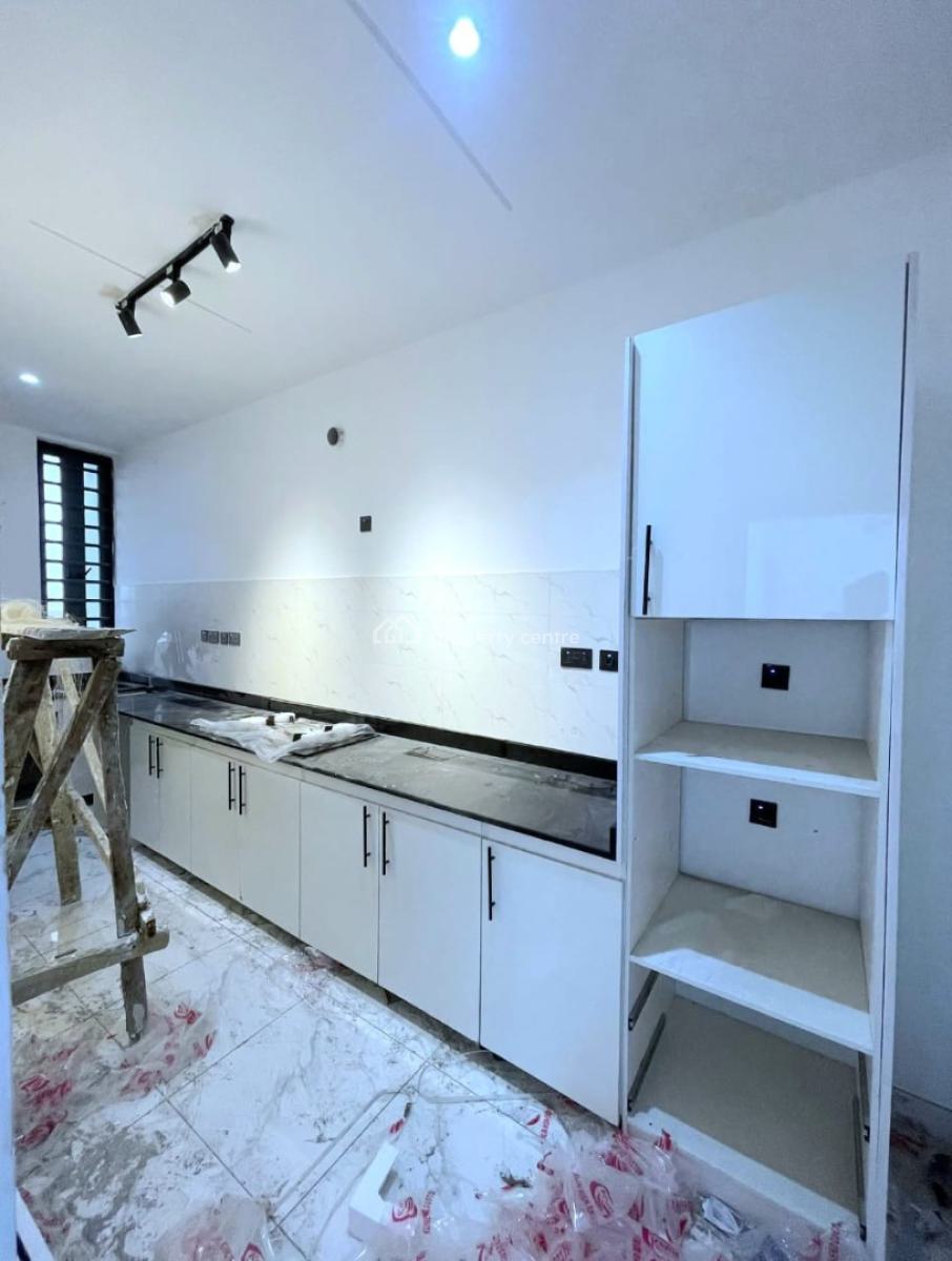 2-bedroom Apartment Available, Ologolo, Lekki, Lagos, Flat / Apartment for Sale
