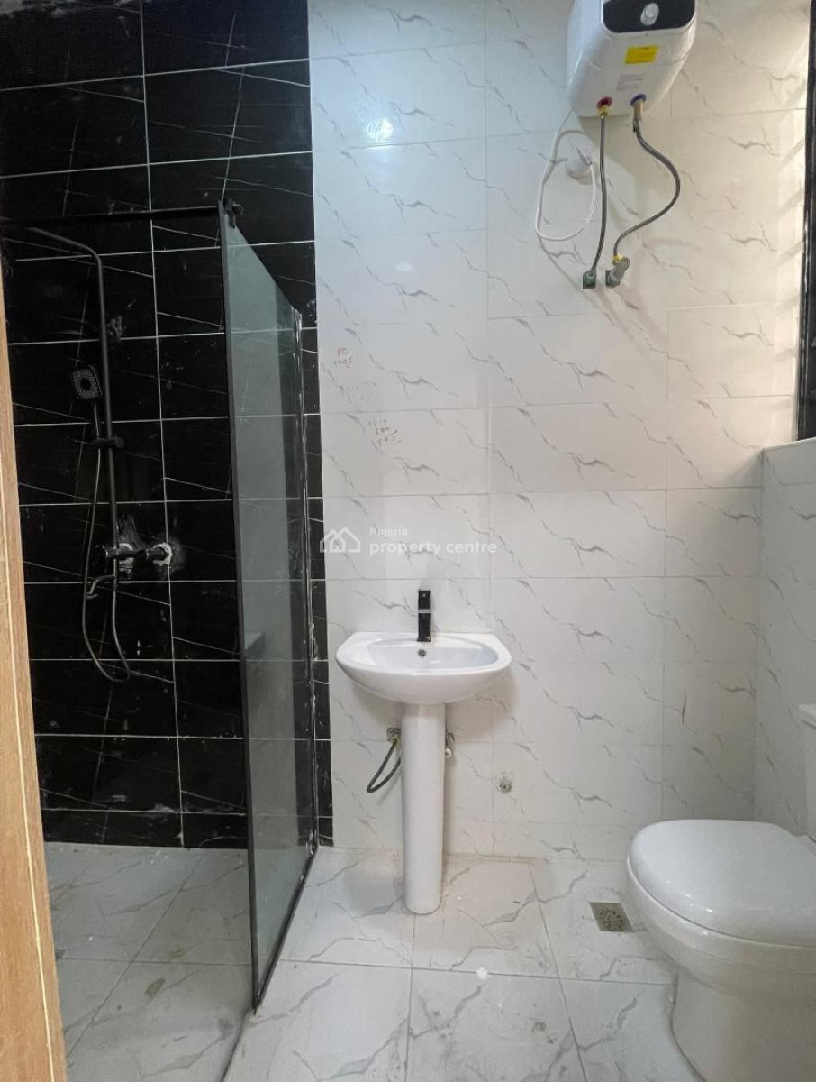 2-bedroom Apartment Available, Ologolo, Lekki, Lagos, Flat / Apartment for Sale