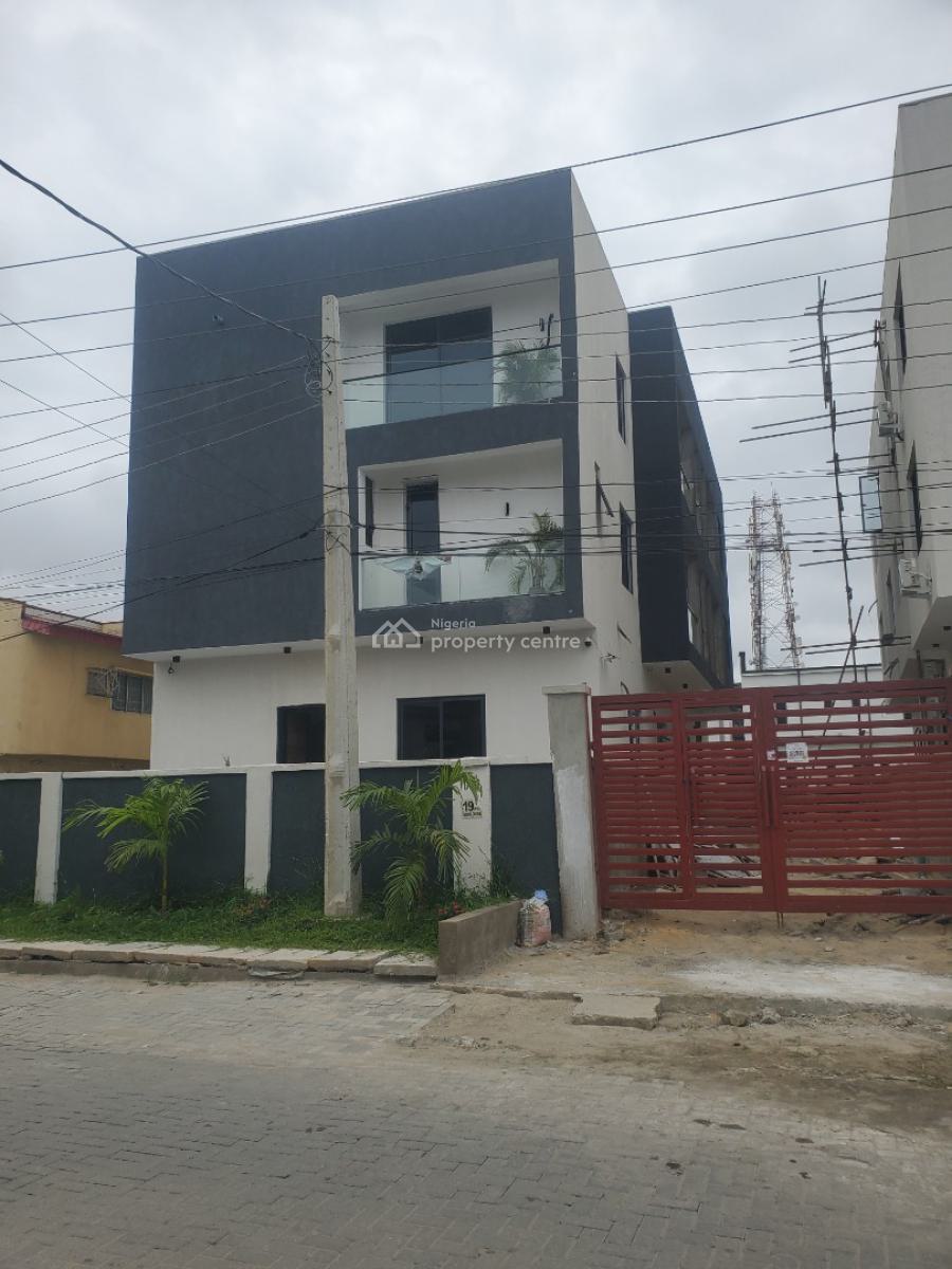 Gorgeous 5 Bedroom Terrace Duplex in a Secured Estate, Idado, Lekki, Lagos, Terraced Duplex for Sale