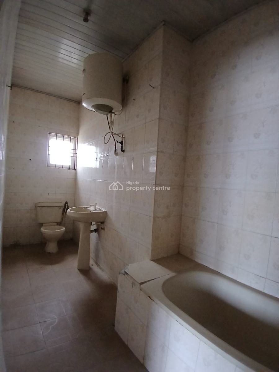 Masters Bedroom with Personal Balcony in a Shared Apartment, Gated and Secured Estate Along Badore Road, Ajah, Ajah, Lagos, Flat / Apartment for Rent