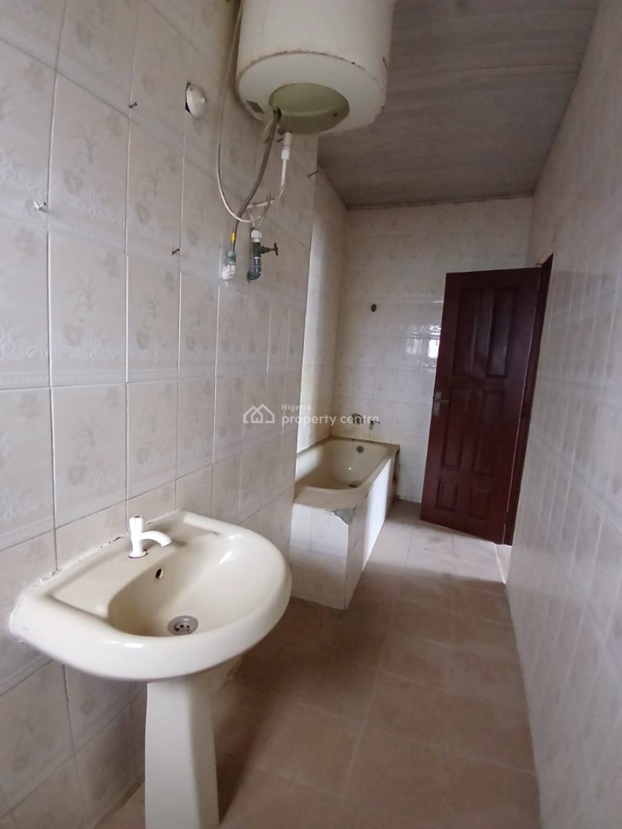 Masters Bedroom with Personal Balcony in a Shared Apartment, Gated and Secured Estate Along Badore Road, Ajah, Ajah, Lagos, Flat / Apartment for Rent