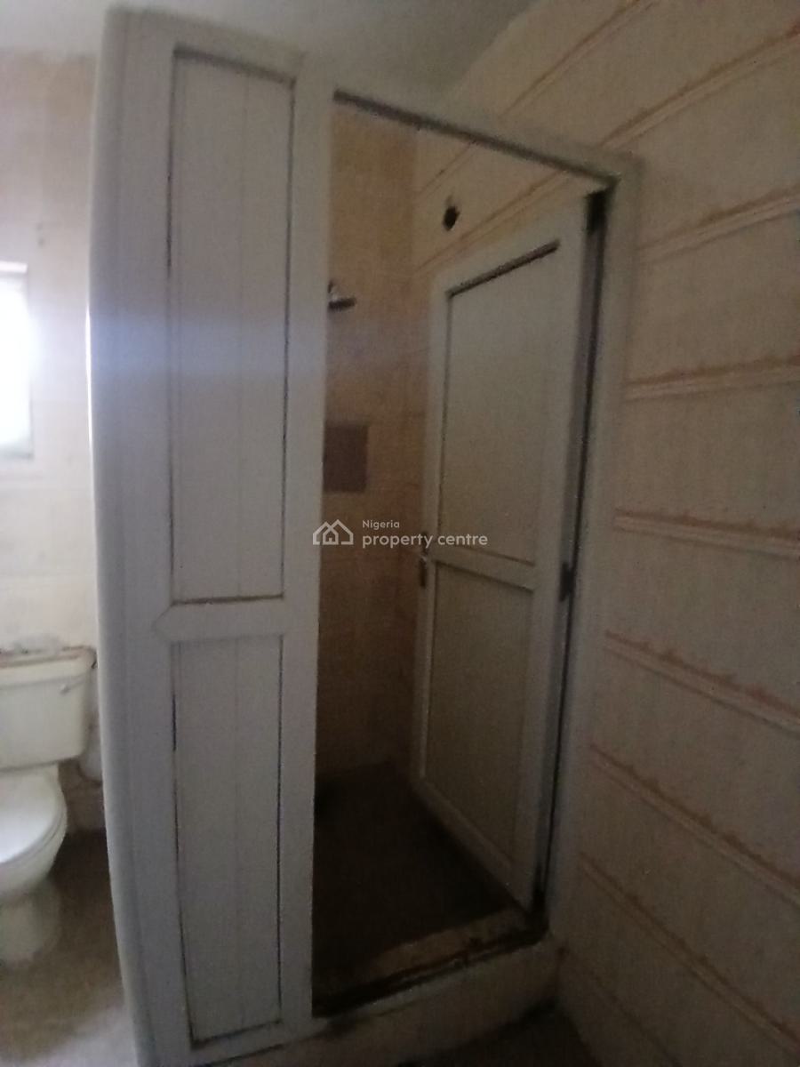 Massive Rooms in a Shared Apartment, Badore, Ajah, Lagos, Flat / Apartment for Rent