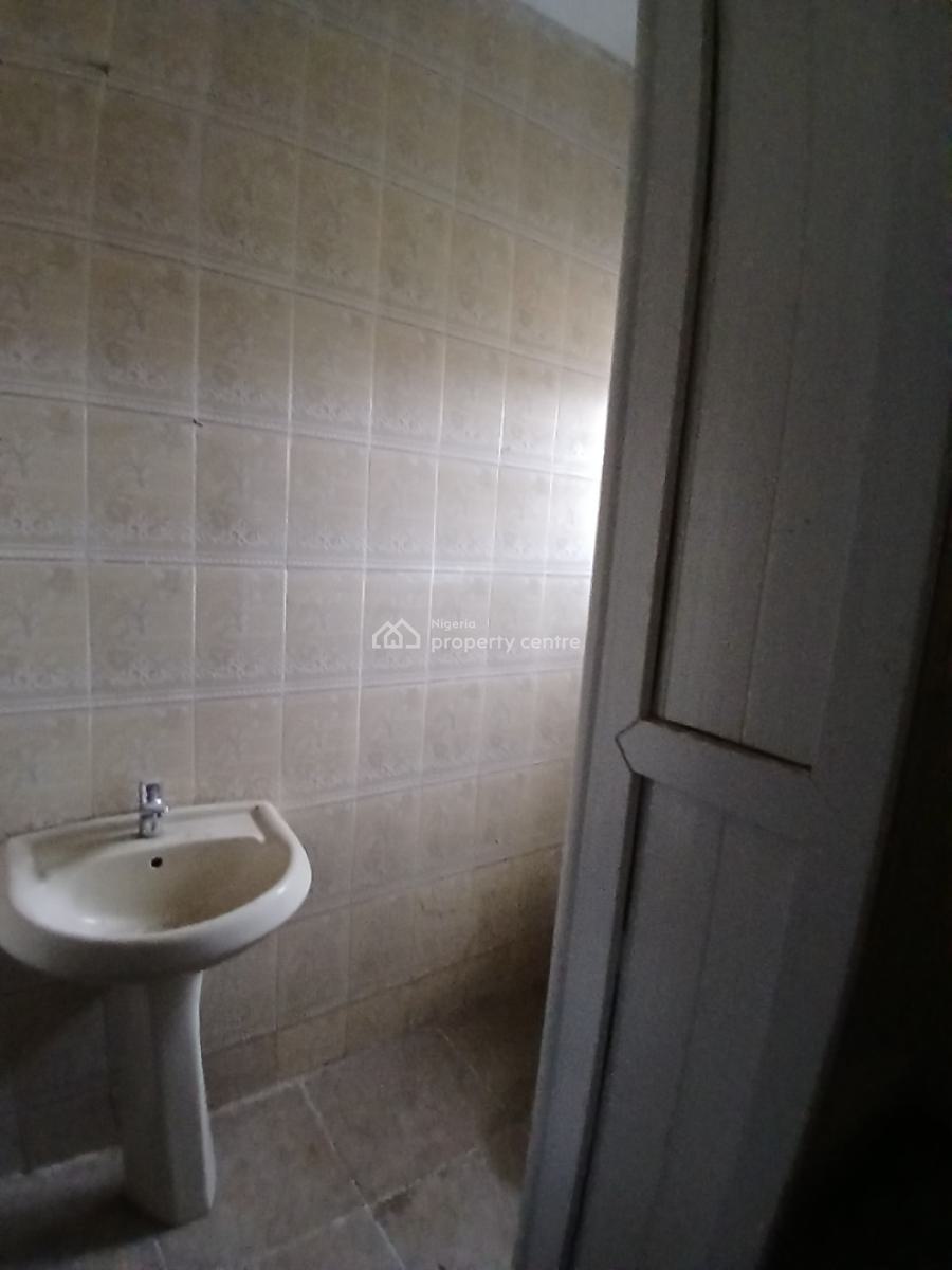 Massive Rooms in a Shared Apartment, Badore, Ajah, Lagos, Flat / Apartment for Rent