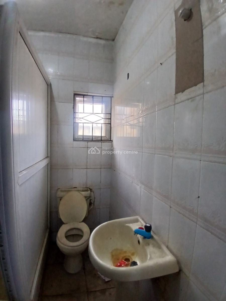 Massive Rooms in a Shared Apartment, Badore, Ajah, Lagos, Flat / Apartment for Rent