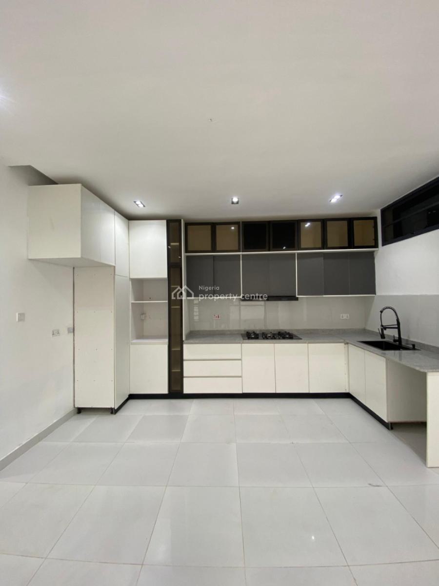 2 Bedroom Flat with Swimming Pool and Gym, Ologolo, Lekki, Lagos, Flat / Apartment for Sale