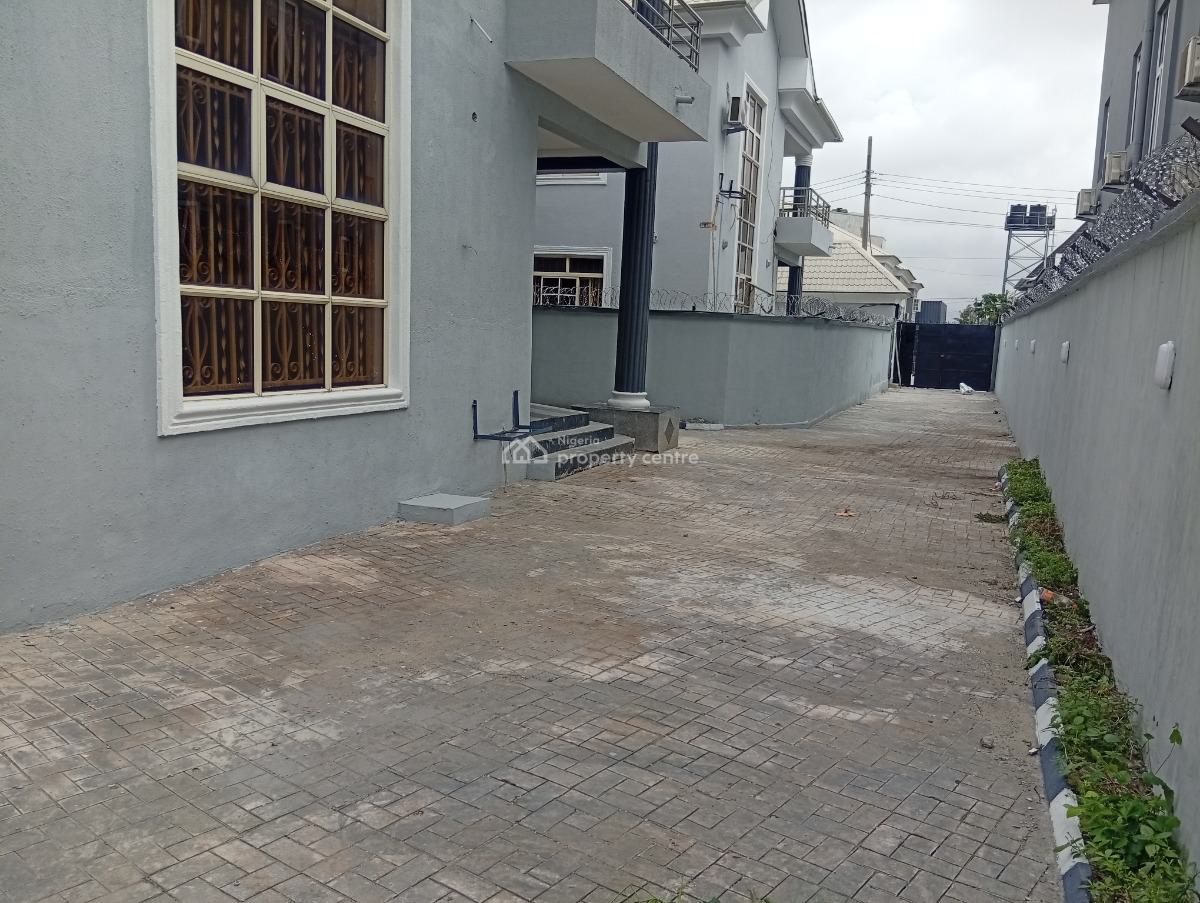 a Fresh Renovated Large 5 Bedroom Fully Detached Duplex, Lekki Phase 1, Lekki, Lagos, Detached Duplex for Rent