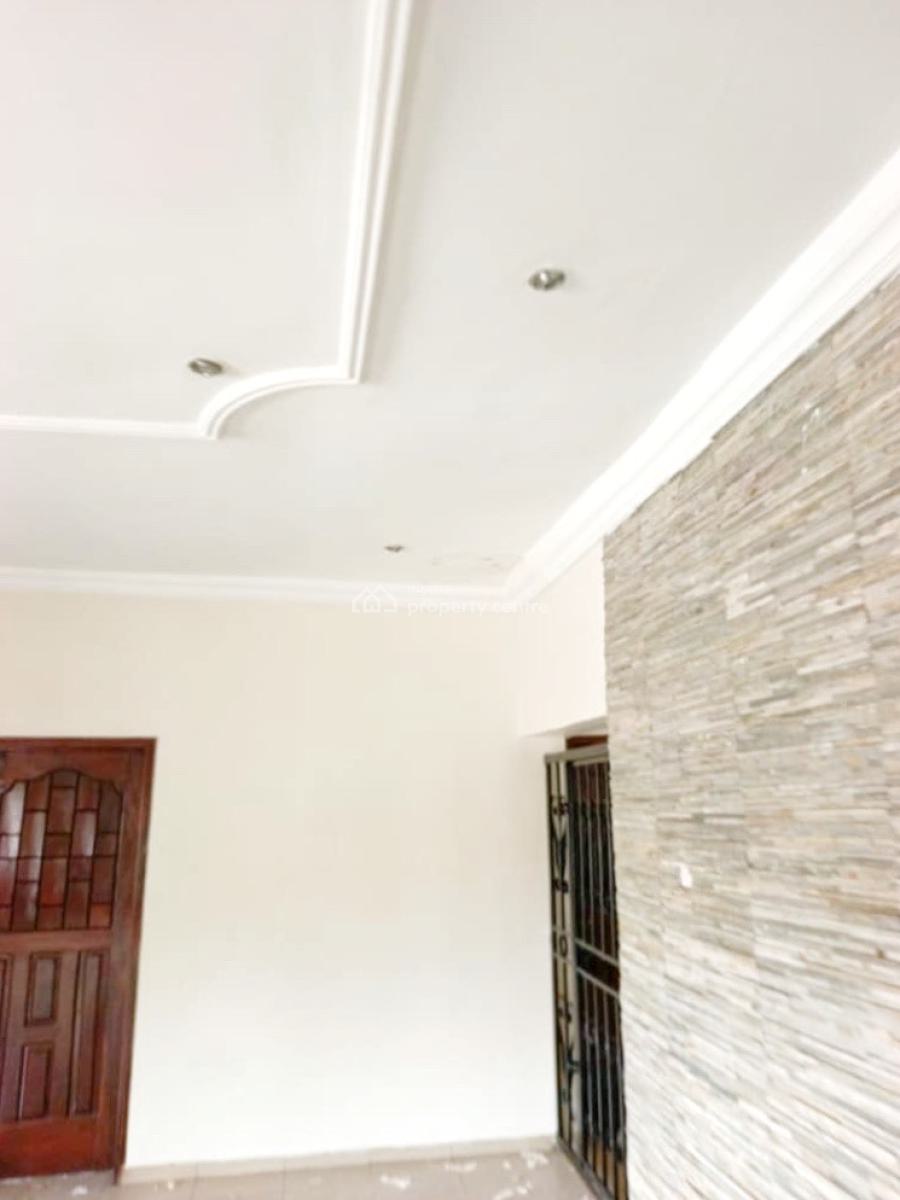 Luxury Renovated 3 Bedroom Flat with Bq, Omole Phase 2, Ikeja, Lagos, Flat / Apartment for Rent