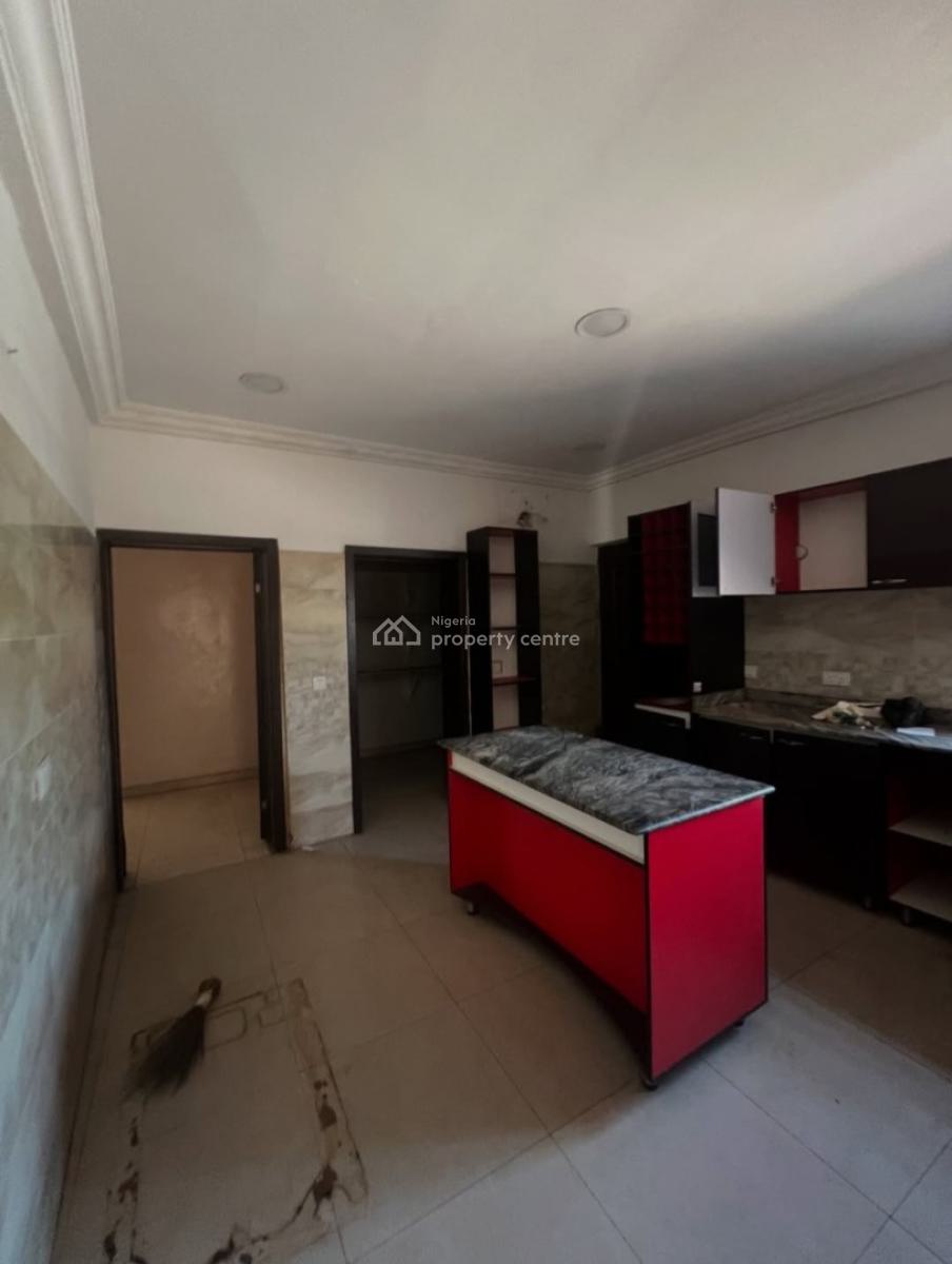 Serviced 4 Bedroom En-suite Penthfloor Flat with Fitted Kitchen/pantry, Lekki Phase 1, Lekki, Lagos, Flat / Apartment for Rent
