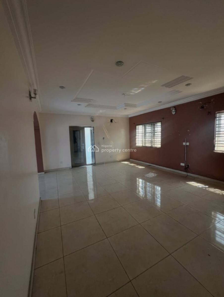 Serviced 4 Bedroom En-suite Penthfloor Flat with Fitted Kitchen/pantry, Lekki Phase 1, Lekki, Lagos, Flat / Apartment for Rent