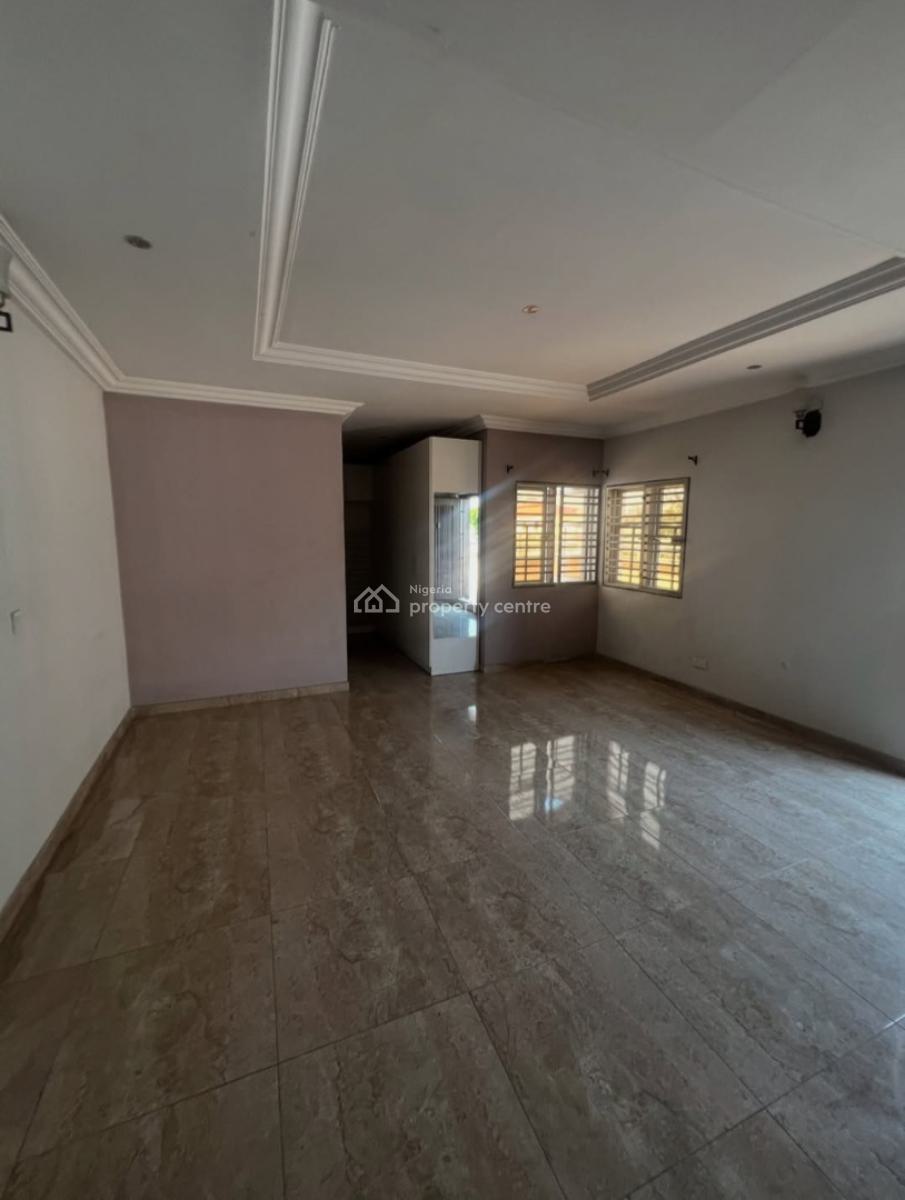 Serviced 4 Bedroom En-suite Penthfloor Flat with Fitted Kitchen/pantry, Lekki Phase 1, Lekki, Lagos, Flat / Apartment for Rent