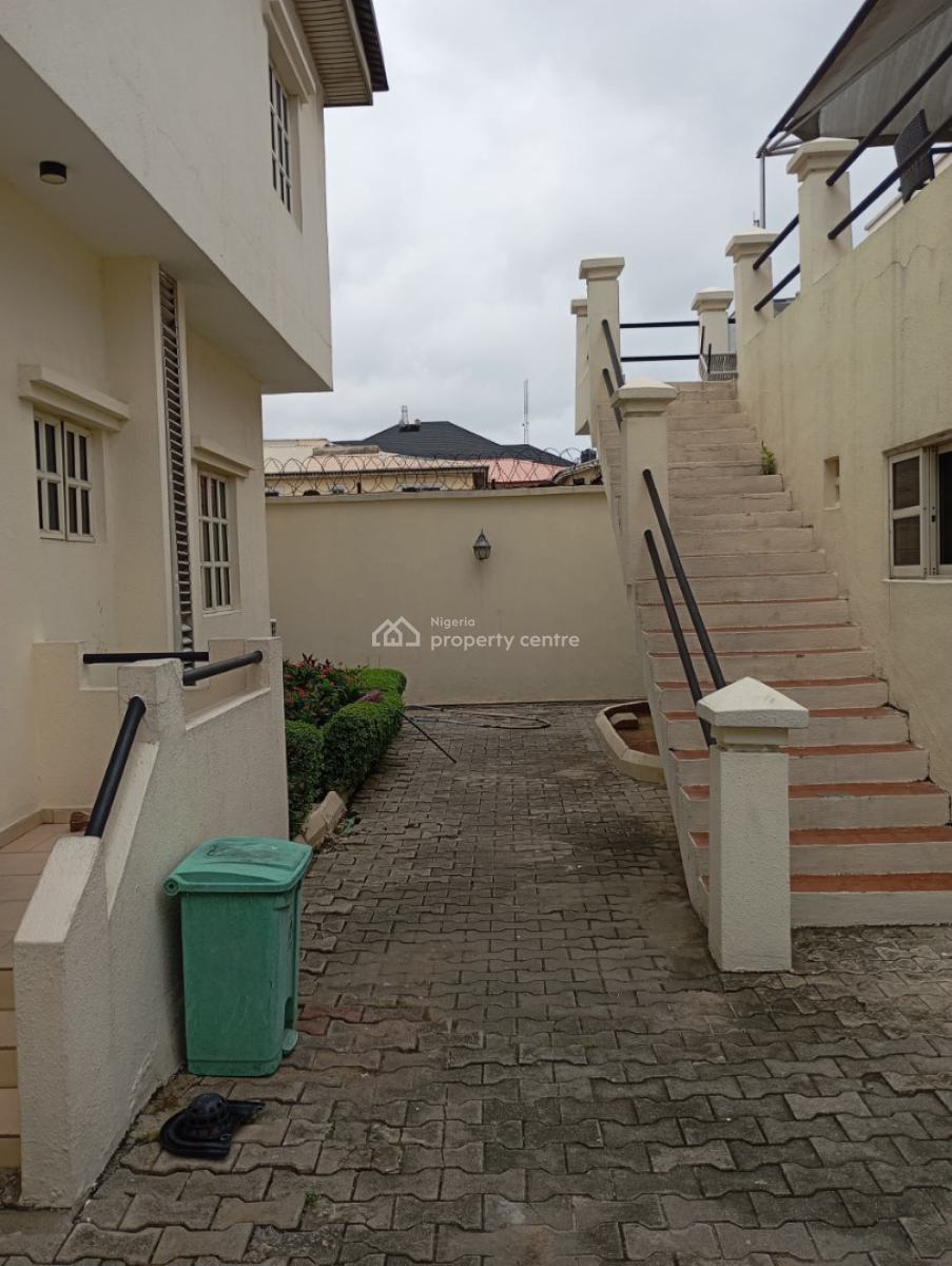 5bedrooms Bedroom Detached House with 2rooms Bq, Off Admiralty Way, Lekki Phase 1, Lekki, Lagos, Detached Duplex for Rent