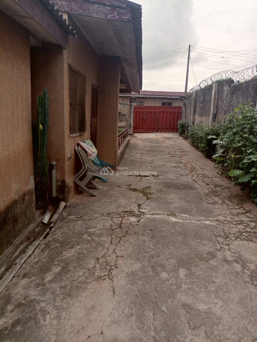 Structurally Sound 6 Bedroom Bungalow En Suite 820sqm of Land, Isebo, Alakia, Ibadan, Oyo, Detached Bungalow for Sale