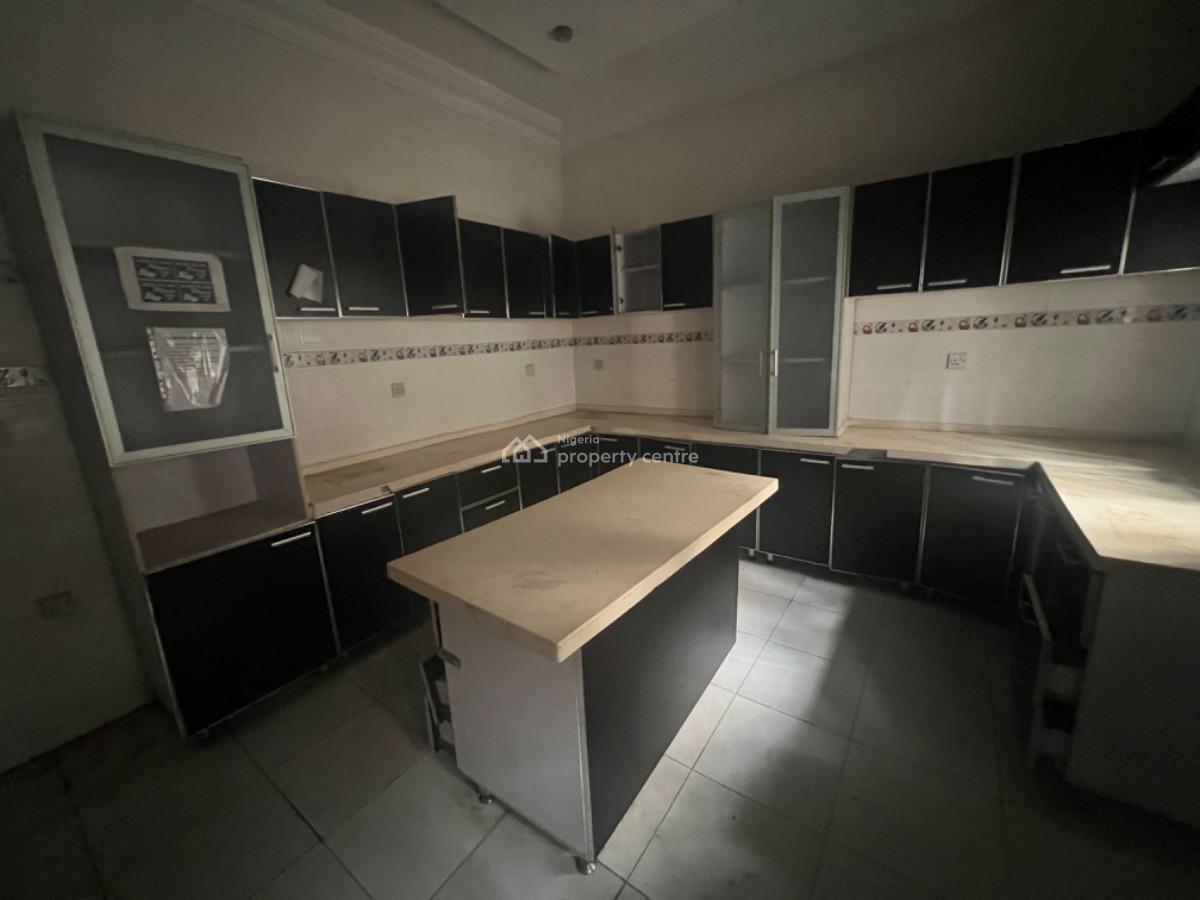 Self Compound 5 Bedroom Fully Detached Duplex with 2 Rooms Bq, Lekki Phase 1, Lekki, Lagos, Detached Duplex for Rent