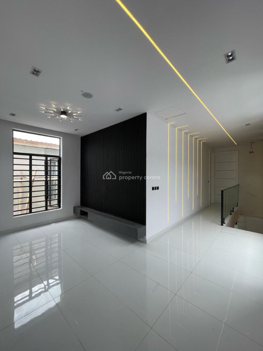 5 Bedrooms Detached House with Bq, Ikota, Lekki, Lagos, Detached Duplex for Sale