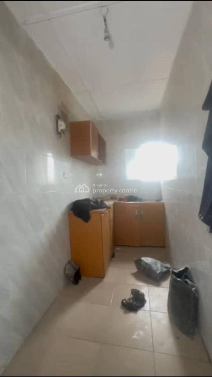 Lovely 2 Bedroom Flat, Alagomeji, Yaba, Lagos, Flat / Apartment for Rent