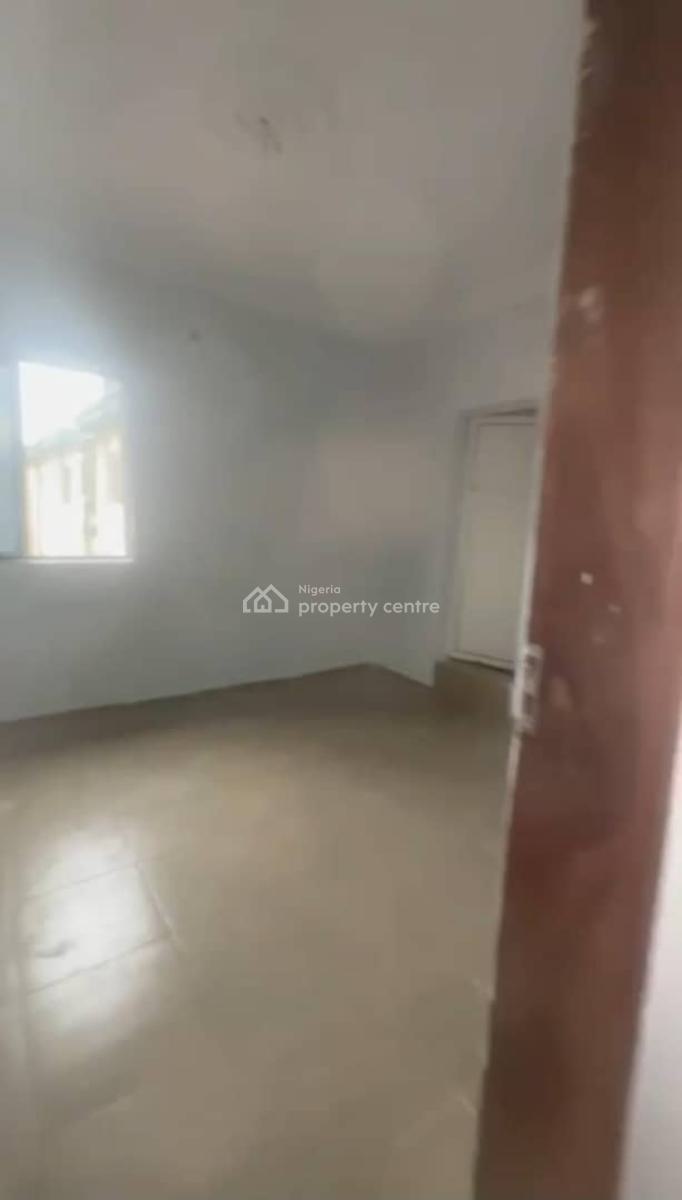 Lovely 2 Bedroom Flat, Alagomeji, Yaba, Lagos, Flat / Apartment for Rent