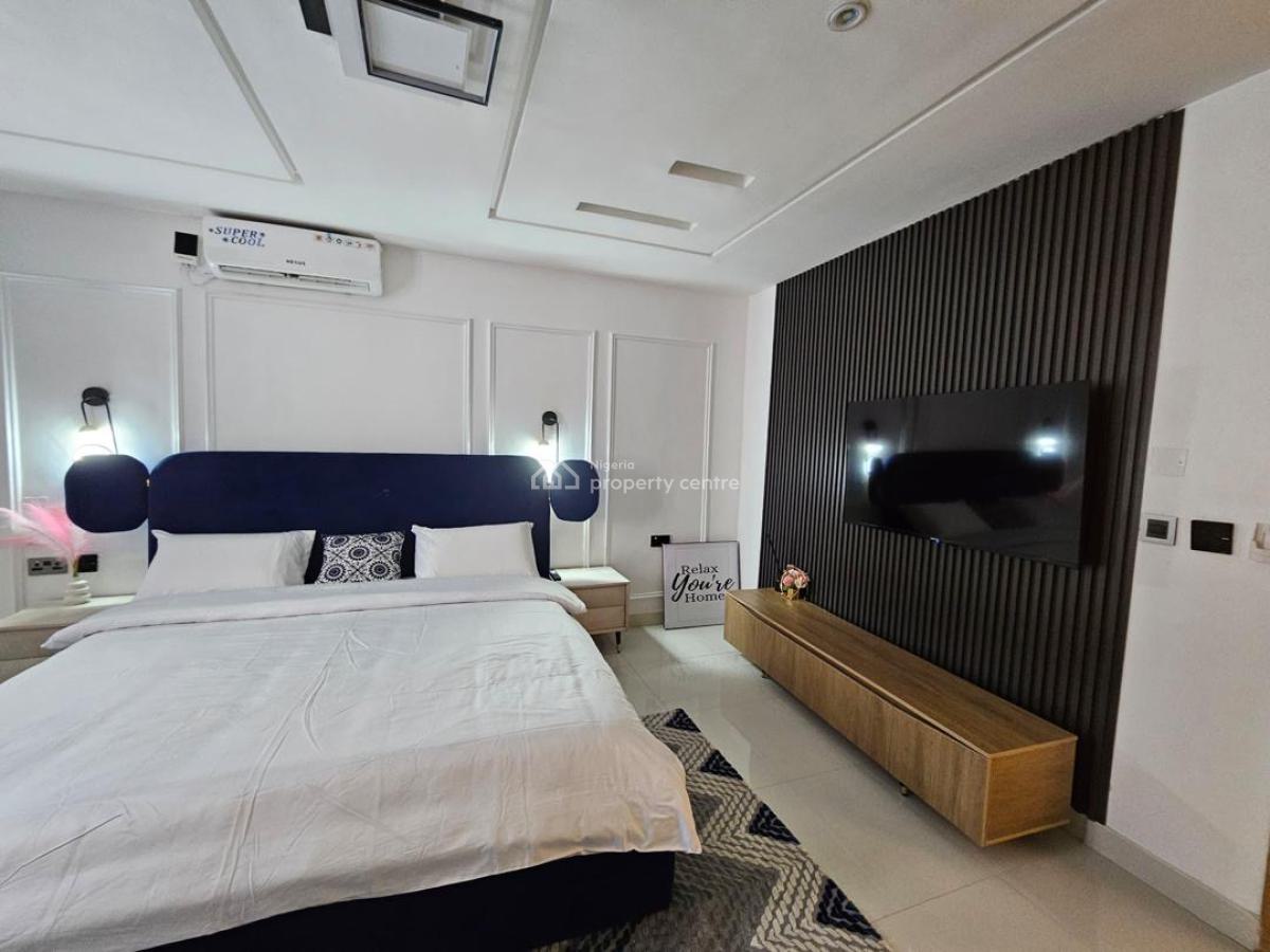 Newly Out 3 Bedroom Fully Furnished Apartment, Lekki Phase 1, Lekki, Lagos, Flat / Apartment for Sale