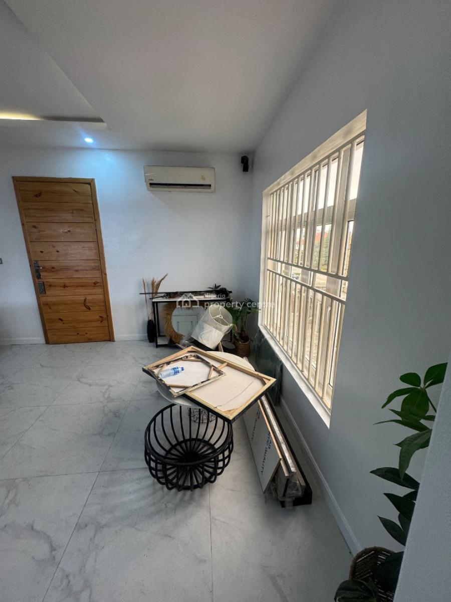 Luxury Two Bedroom with a Large Balcony, Lekki Phase 1, Lekki, Lagos, Flat / Apartment for Rent