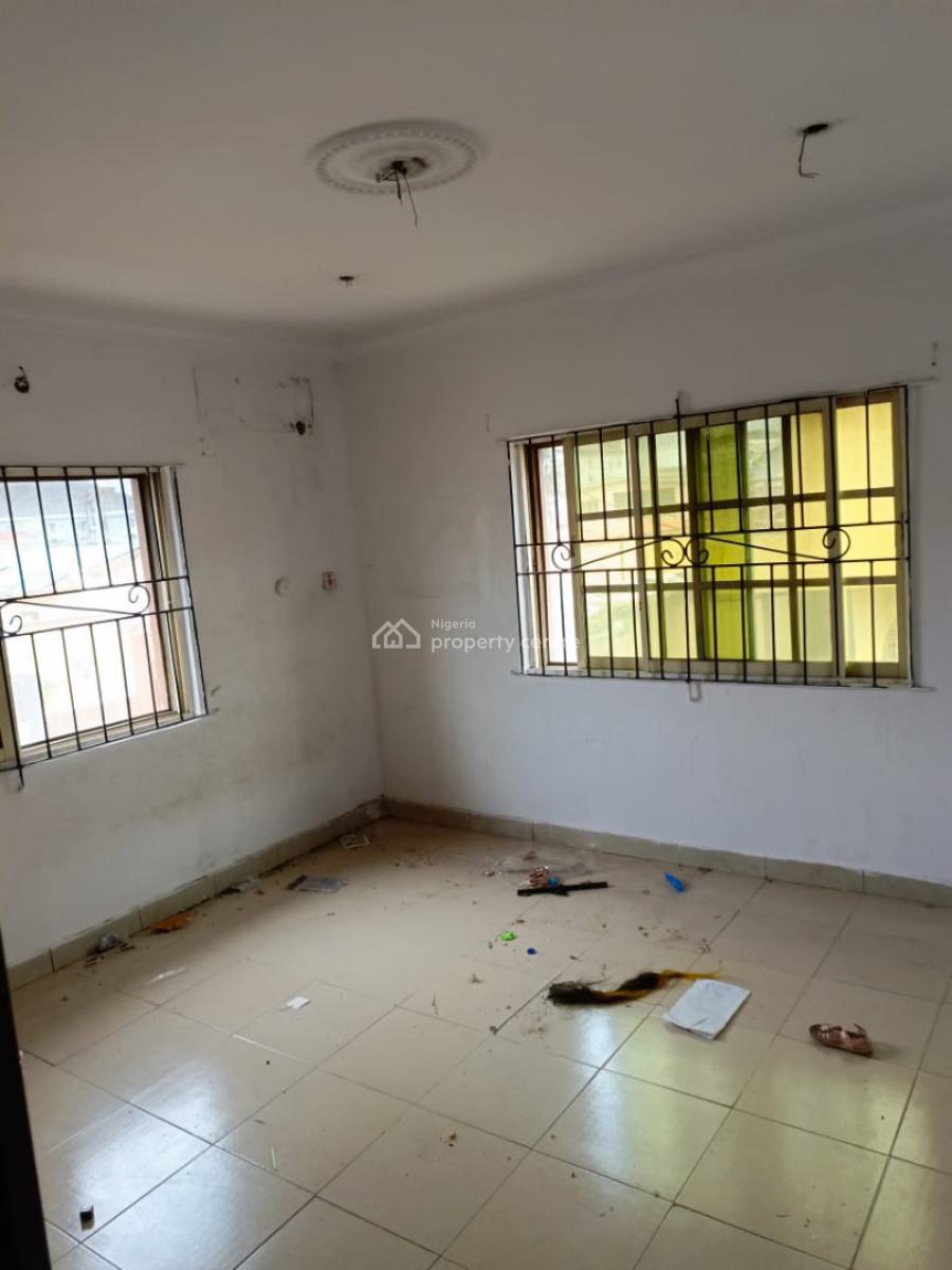 Nice & Spacious 3 Bedroom Apartment (upstairs), Ikeja, Lagos, Flat / Apartment for Rent