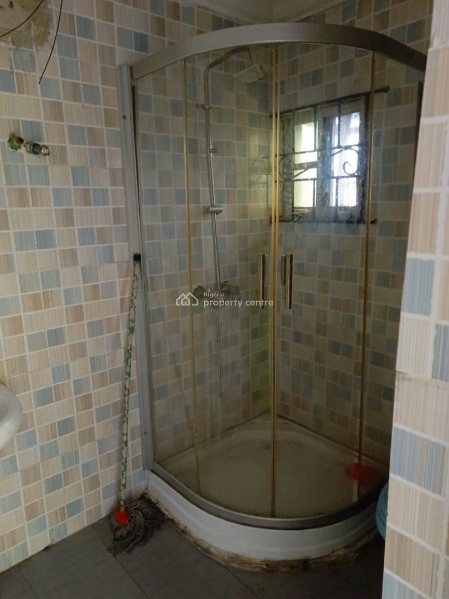 Nice & Spacious 3 Bedroom Apartment (upstairs), Ikeja, Lagos, Flat / Apartment for Rent