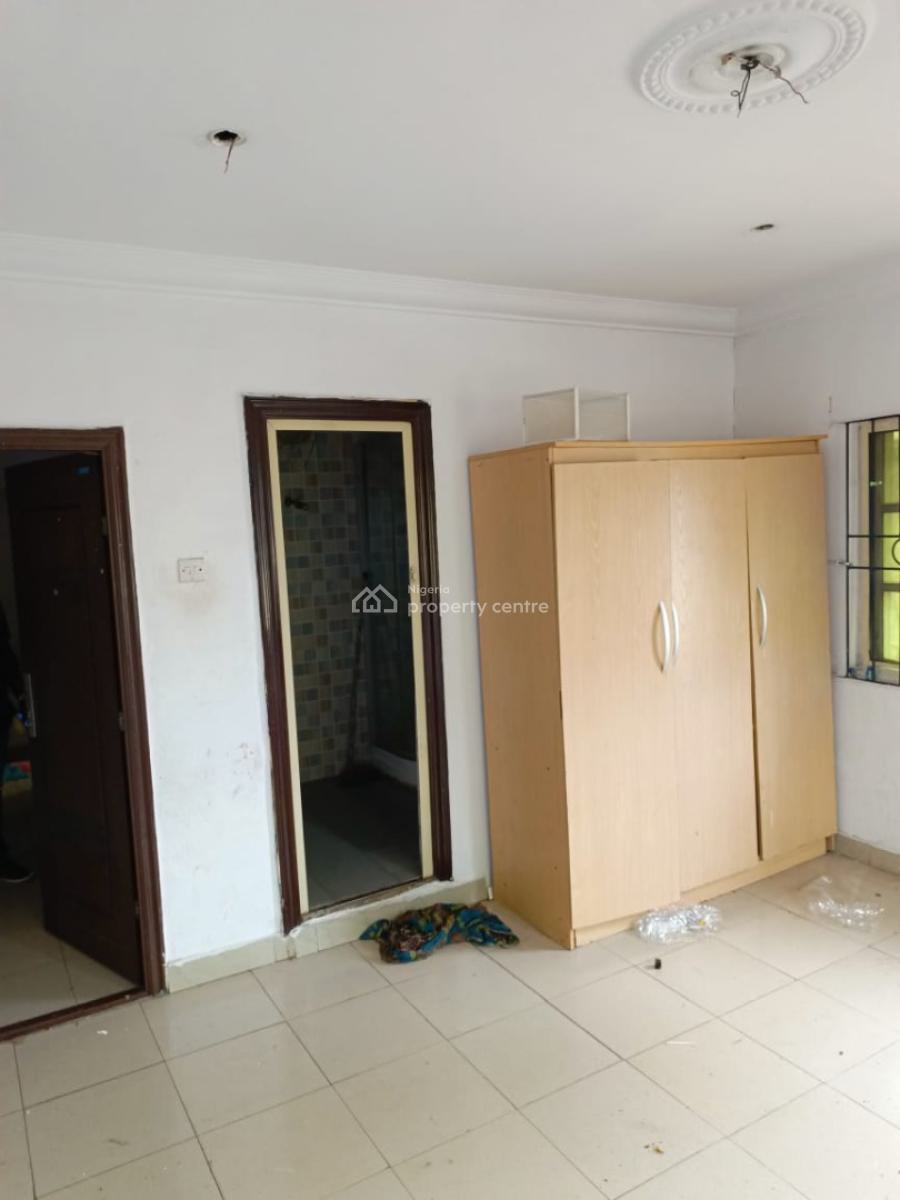 Nice & Spacious 3 Bedroom Apartment (upstairs), Ikeja, Lagos, Flat / Apartment for Rent